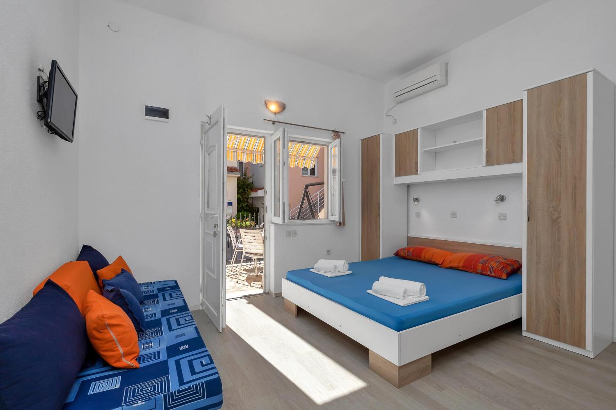 Ferdo Apartment *