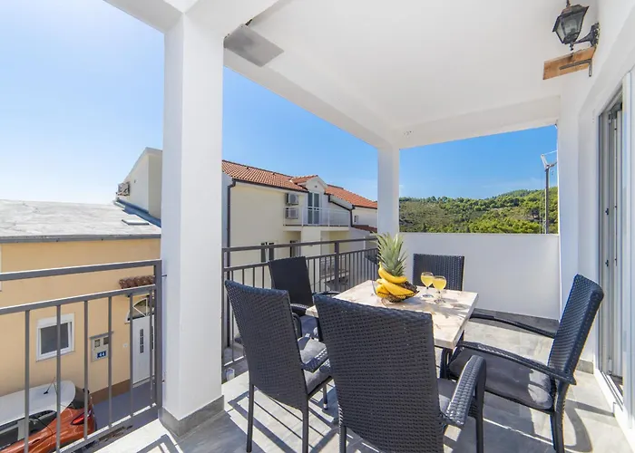 Apartments Ferdo