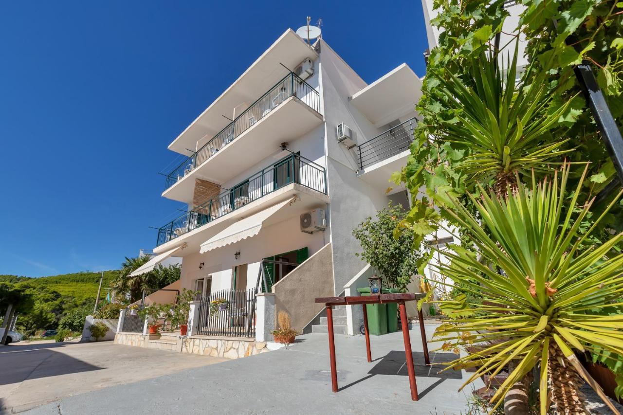 Ferdo Apartment *